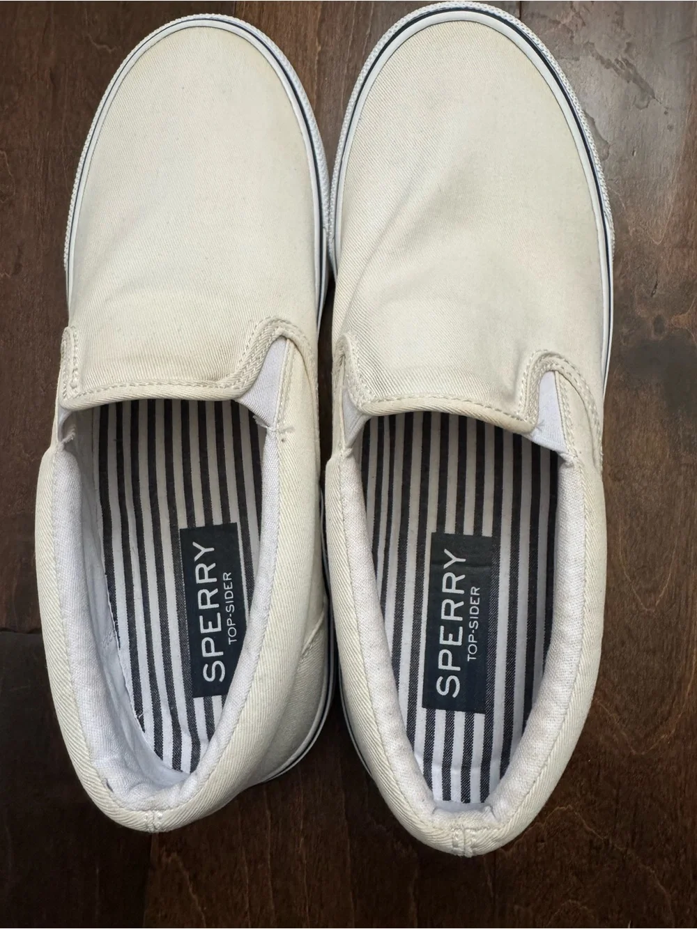 Sperry classic top